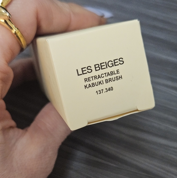 NIB CHANEL Les Beiges Retractable Kabuki Brush - Black and Cream - Picture 6 of 12